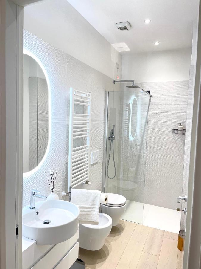 Casa Cavour White Apartment