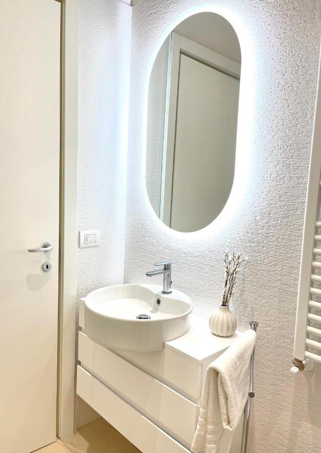 Casa Cavour White Apartment *